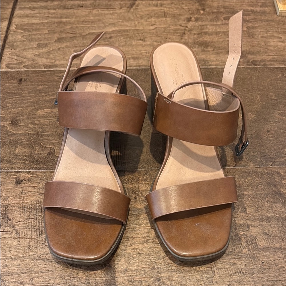 Universal Thread Brown Sandals Two-Strap Design